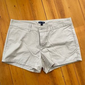 GAP Hadley khaki shorts